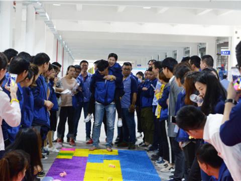 坚贞立志，永葆精神，勇猛领先，不负青春